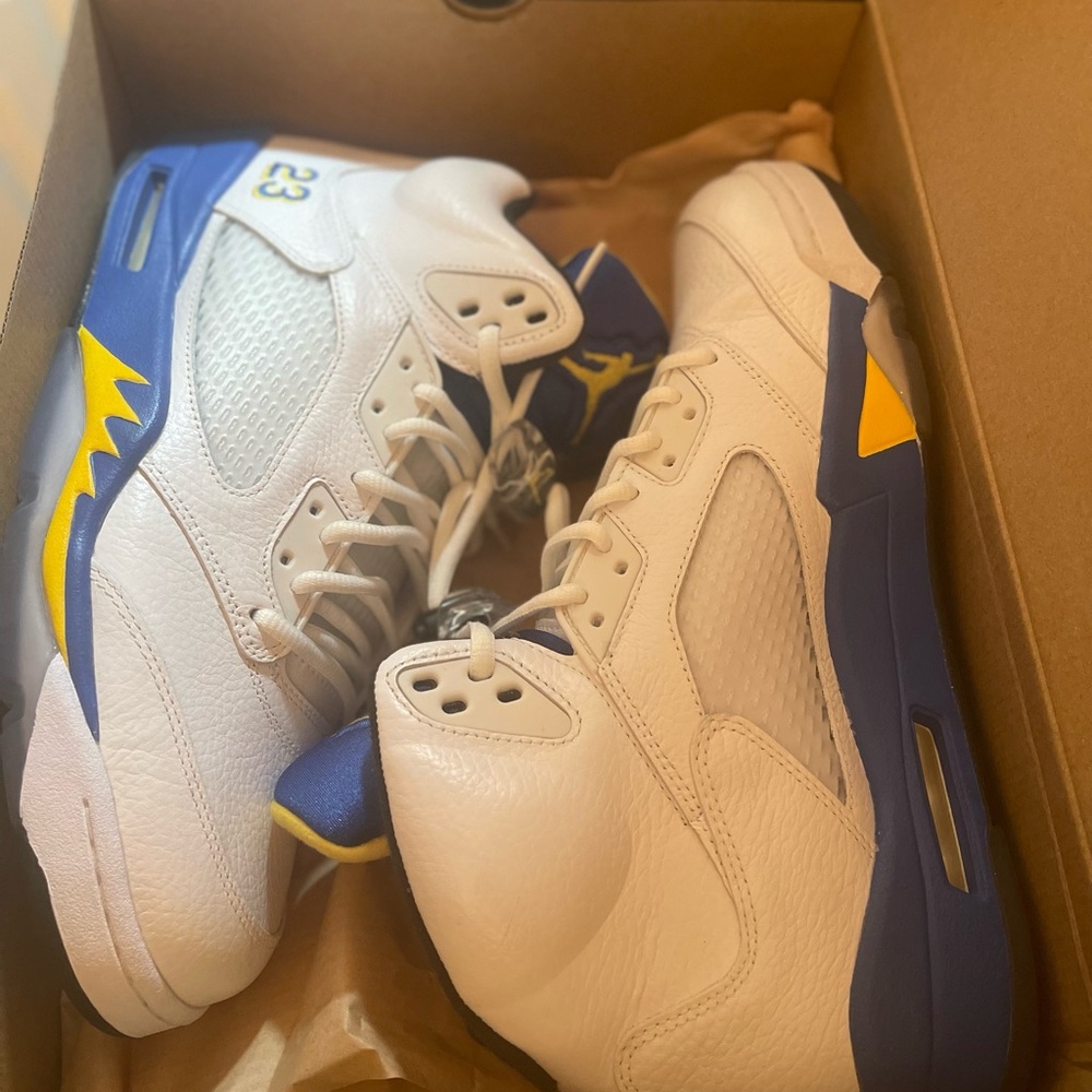 🔥🔥AIR JORDAN 5 Laney🔥🔥
                  2013 Release
